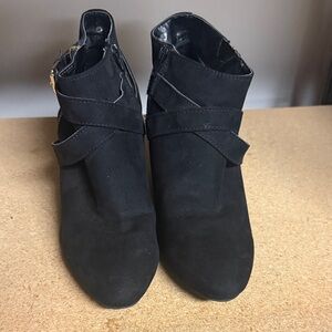 Elegant Black Ankle Boots